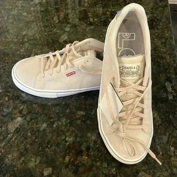 Levi’s sneakers size 9 1/2, light beige. New. - Picture 1 of 6